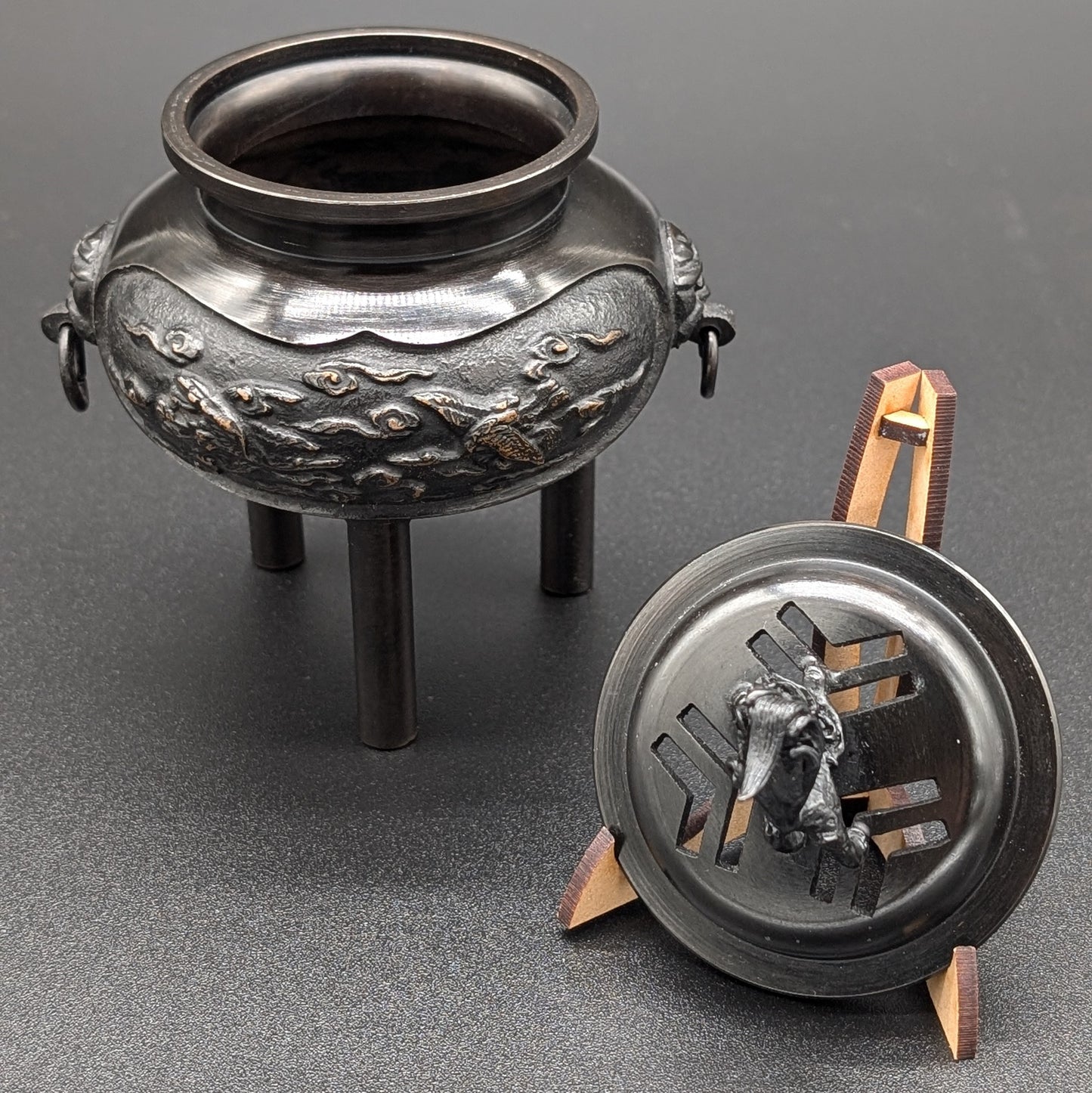 VINTAGE INCENSE BURNER with Lion and Crane by ZUIHOU TRUE JAPANESE ARTISAN